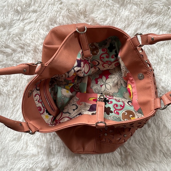 Coral die cut sparkle bag - Picture 4 of 5